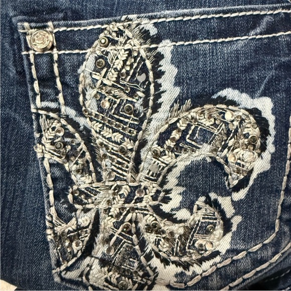 NWT Miss Me Dark Blue Boot Cut Jeans with Embellished Pocket - Picture 3 of 3